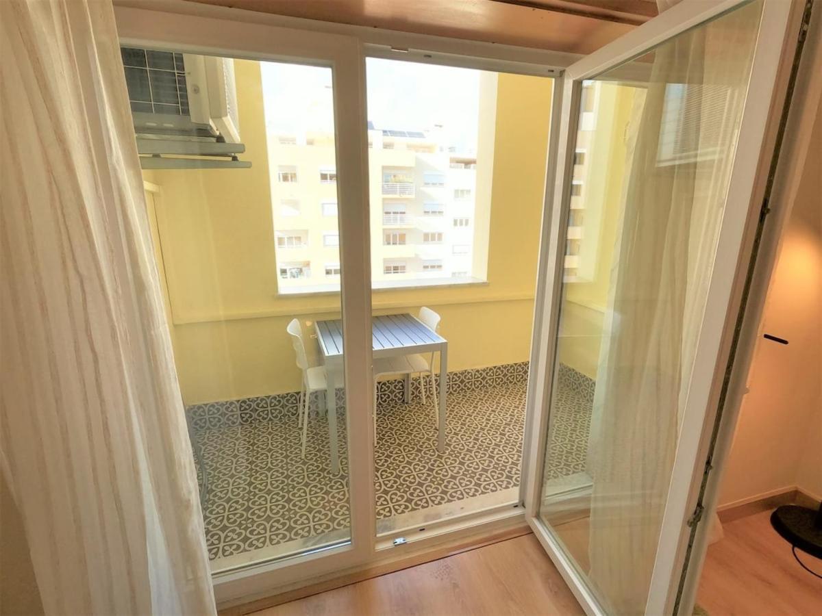 Carnaxide Modern T1 Apartment W Balcony In Carnaxide Oeiras Lisbon Ngoại thất bức ảnh
