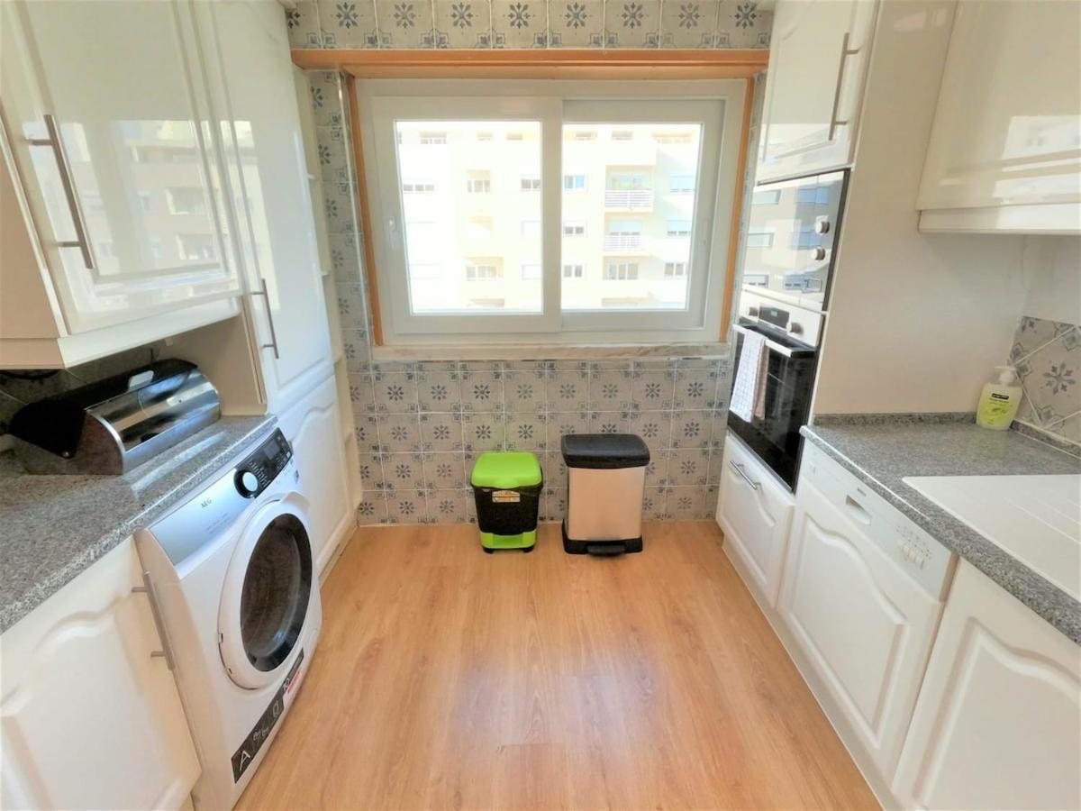 Carnaxide Modern T1 Apartment W Balcony In Carnaxide Oeiras Lisbon Ngoại thất bức ảnh