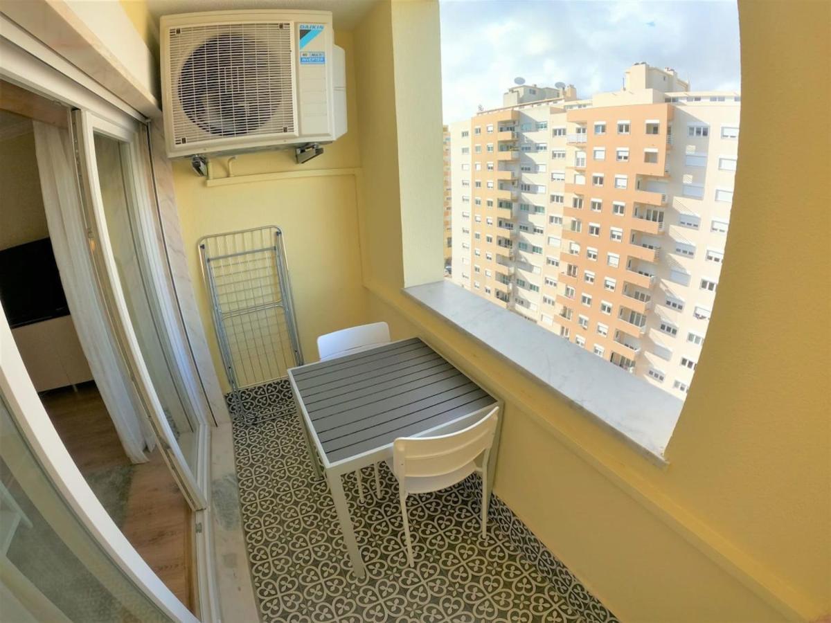 Carnaxide Modern T1 Apartment W Balcony In Carnaxide Oeiras Lisbon Ngoại thất bức ảnh