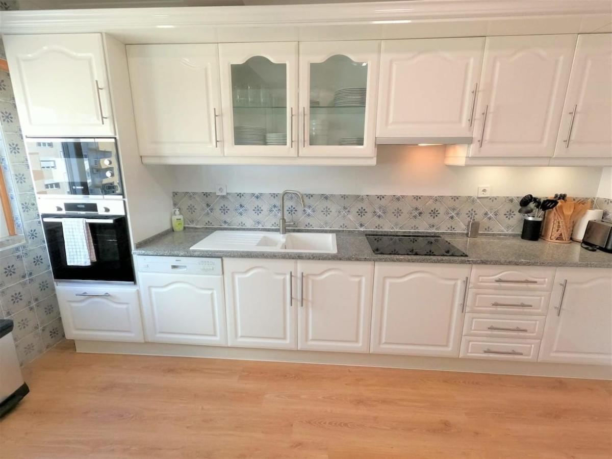 Carnaxide Modern T1 Apartment W Balcony In Carnaxide Oeiras Lisbon Ngoại thất bức ảnh