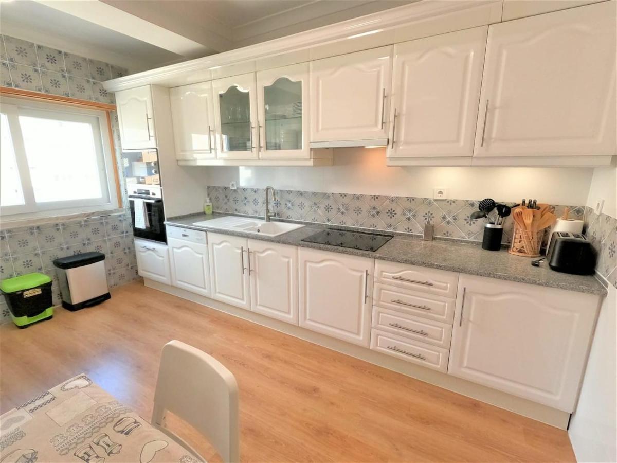 Carnaxide Modern T1 Apartment W Balcony In Carnaxide Oeiras Lisbon Ngoại thất bức ảnh