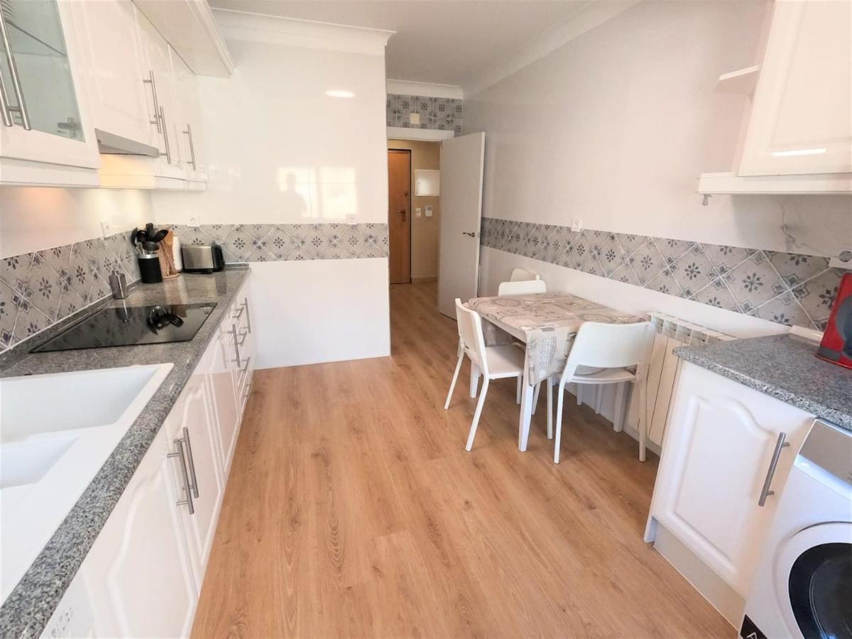 Carnaxide Modern T1 Apartment W Balcony In Carnaxide Oeiras Lisbon Ngoại thất bức ảnh